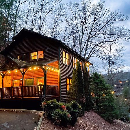 Spacious Resort Log Cabin, Easy Drive, Hot Tub, Arcade Gameroom, Mountain Vibe Gatlinburg Exteriör bild