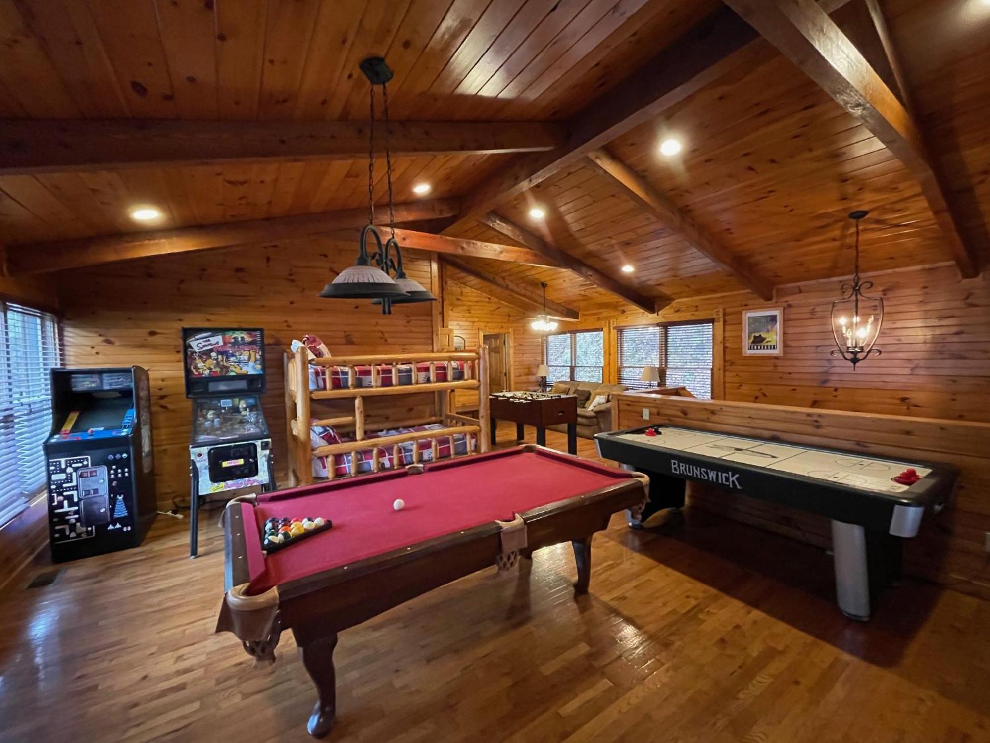 Spacious Resort Log Cabin, Easy Drive, Hot Tub, Arcade Gameroom, Mountain Vibe Gatlinburg Exteriör bild