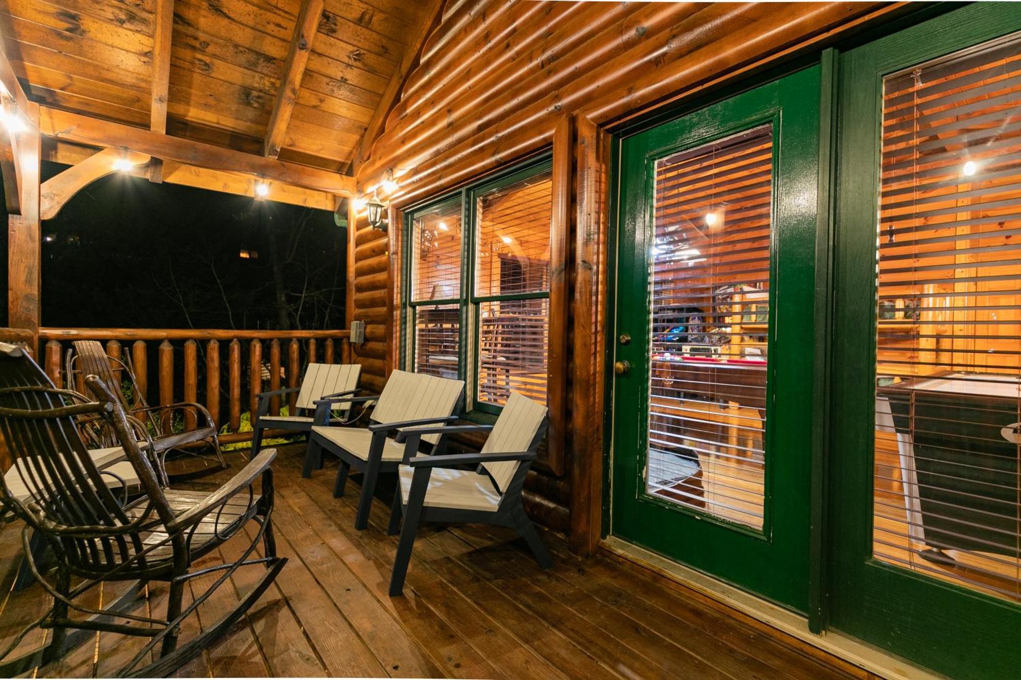 Spacious Resort Log Cabin, Easy Drive, Hot Tub, Arcade Gameroom, Mountain Vibe Gatlinburg Exteriör bild