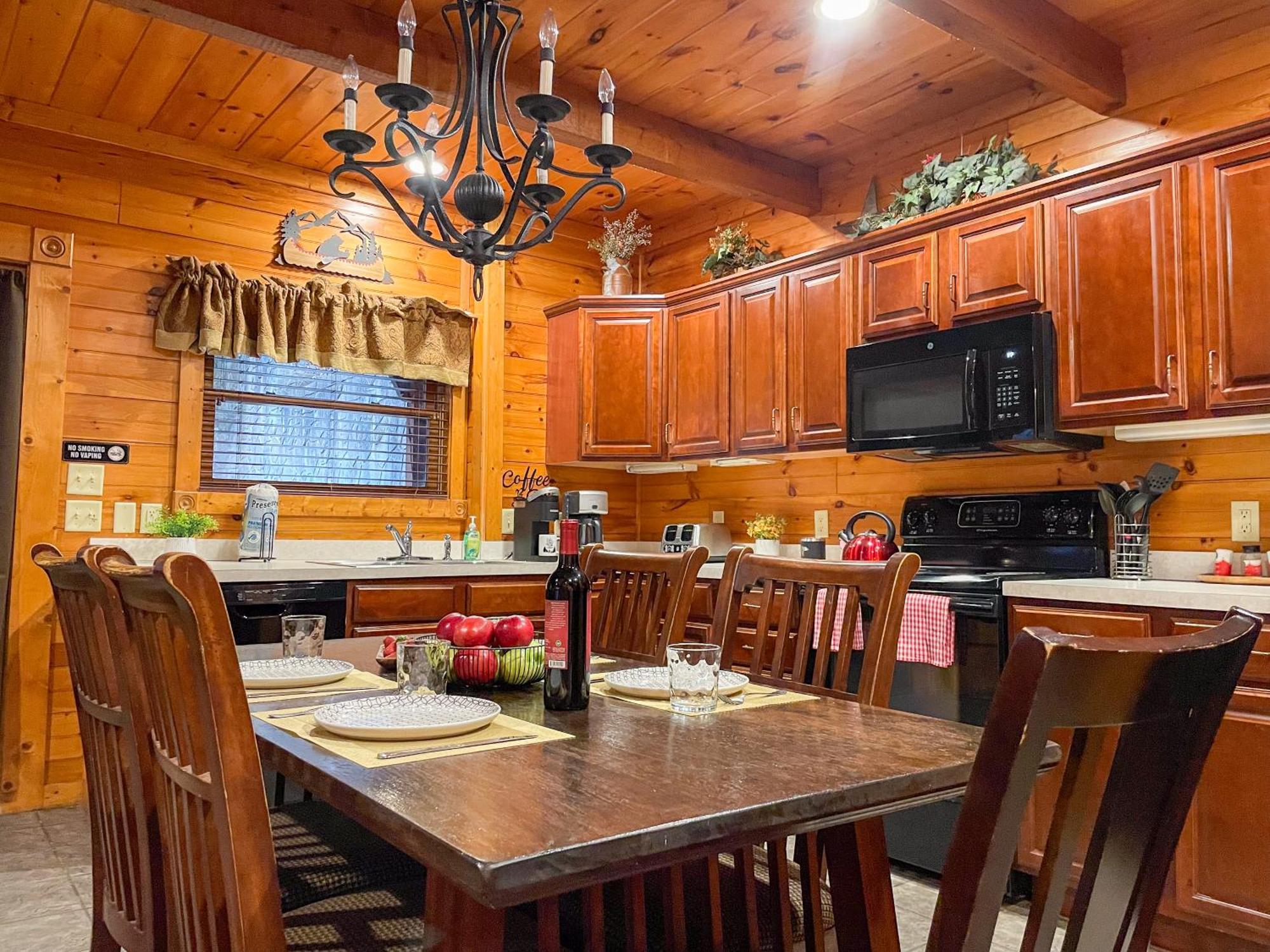 Spacious Resort Log Cabin, Easy Drive, Hot Tub, Arcade Gameroom, Mountain Vibe Gatlinburg Exteriör bild